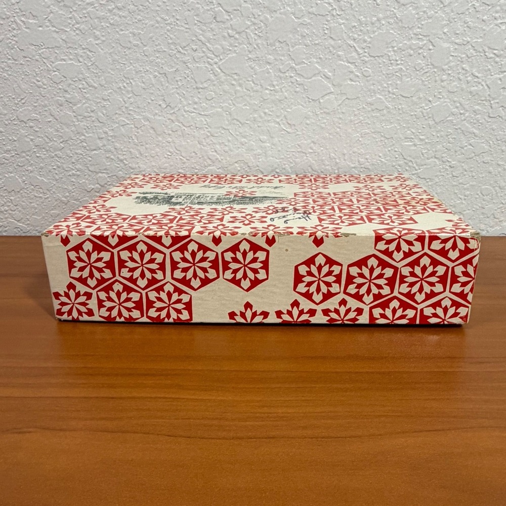 Vintage 1973 Marshall Field & Company Holiday Gift Box Red Snowflake Winter Scen - Picture 4 of 9